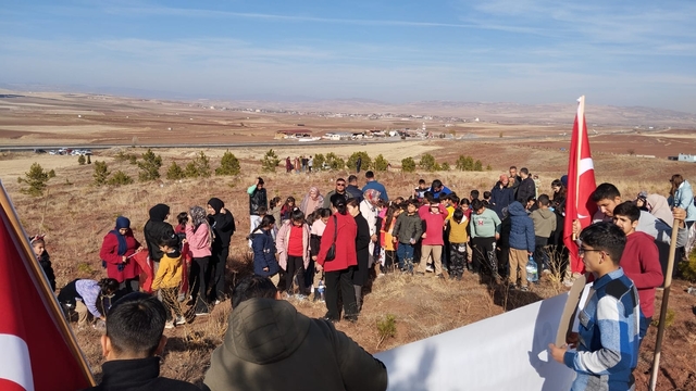 Sarıoğlan'da Şehit Hava Pilot Binbaşı Nihat İlgen adına hatıra ormanı oluşturuldu