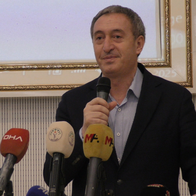 DEM Parti'li Bakırhan: Hala dökülen kan yetmemiş gibi kanla beslenenler var