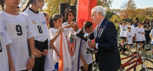 Bursa'da kros yarışı nefes kesti
17. Başöğretmen Atatürk Kros Yarışması'nda...