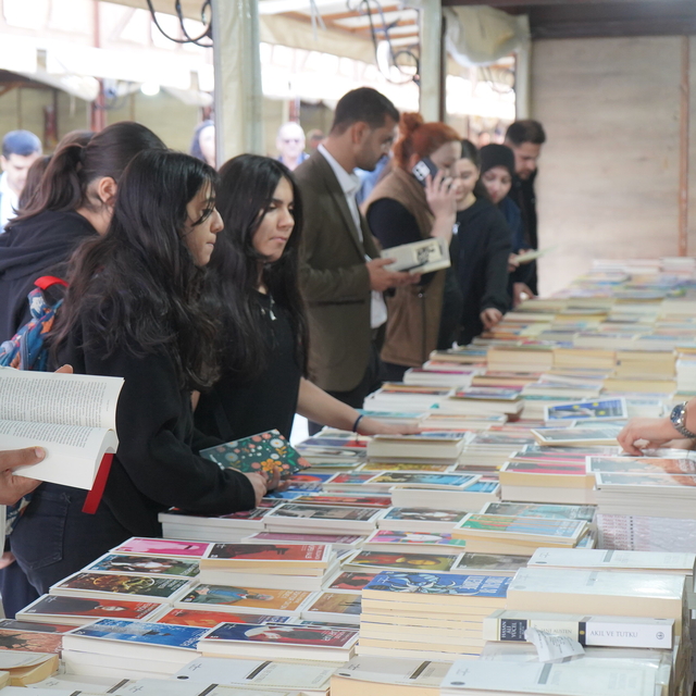 Cizre'de ilk kitap fuarı kapılarını açtı
