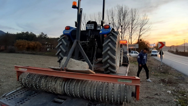 Bolu'da tarım aletinin altında kalan çiftçi ağır yaralandı