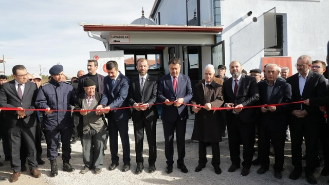 Kütahya'da yapımı tamamlanan Sefa Merve Camii ibadete açıldı