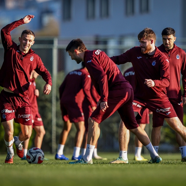 Bordo-mavililer taktik çalıştı