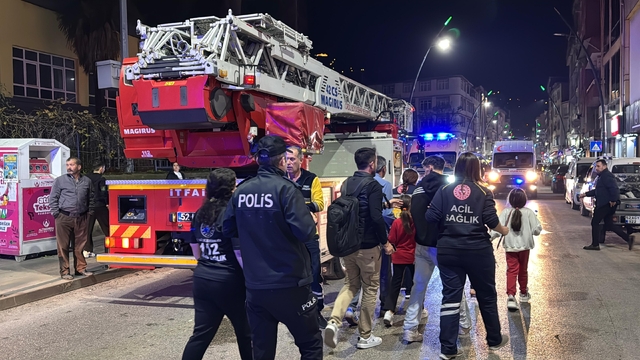 Ordu'da çatı katında çıkan yangında 5 kişi dumandan etkilendi