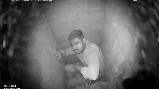 Kablo çekerken düştüğü havalandırma boşluğundan, duvar kırılarak kurtarıldı