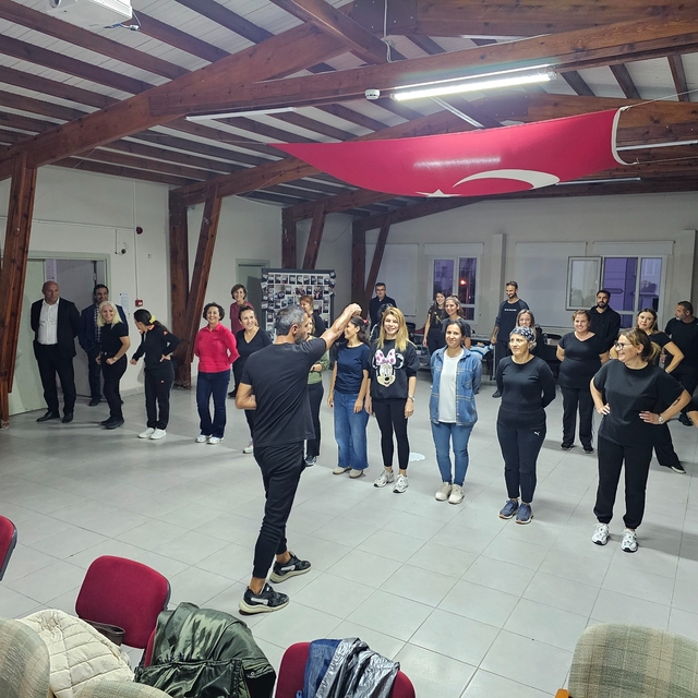 Ayvalık'ta öğretmenlerden halk dansları yolculuğu