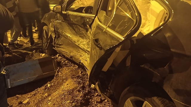 Mazıdağı'nda iki otomobil çarpıştı: 3 yaralı