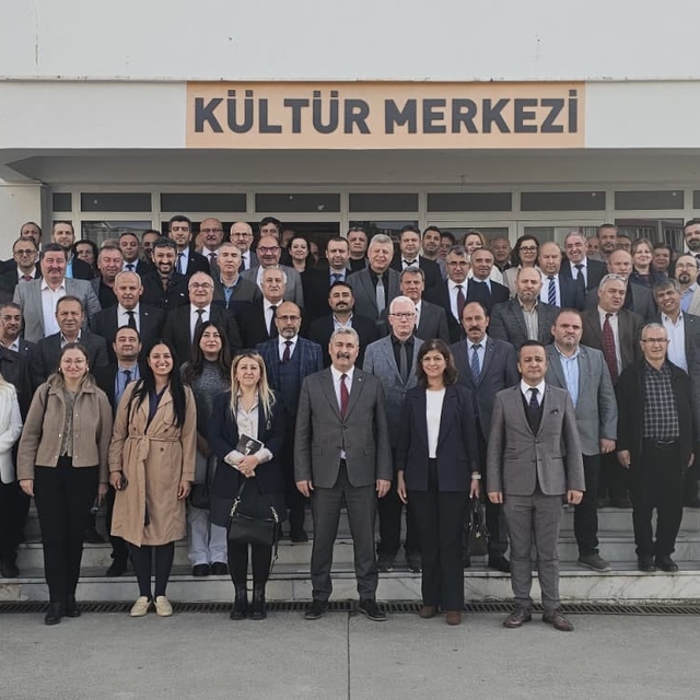 Efeler'de 'Eğitim Yöneticileri Okuyor' projesinde yeni dönem başladı
İlk es...