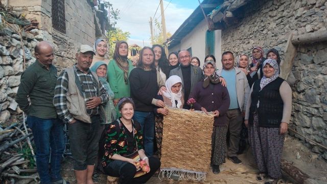 Çal'da keşfedilen benzersiz dokuma örneği: Mısır kapçığı hasır dokuma