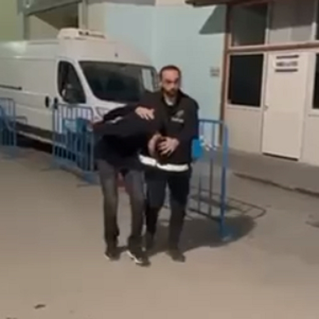 İskenderun'da yağma ve silahla tehdit şüphelisi tutuklandı