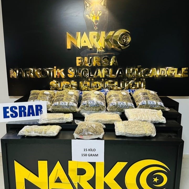 Bursa'da uyuşturucu operasyonu : 15 kilo esrar ele geçirildi