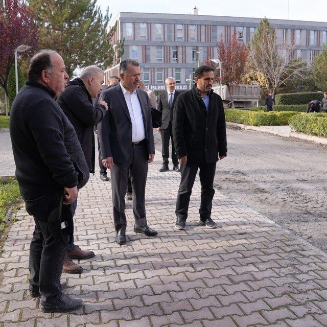 Rektör Kırışık, kampüs ve öğrenci ihtiyaçlarını yerinde gözlemledi