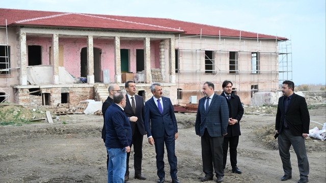 Edirne Valisi Sezer, Diyanet Akademisinde yapımı süren misafirhane ve yemekhanede inceleme yaptı