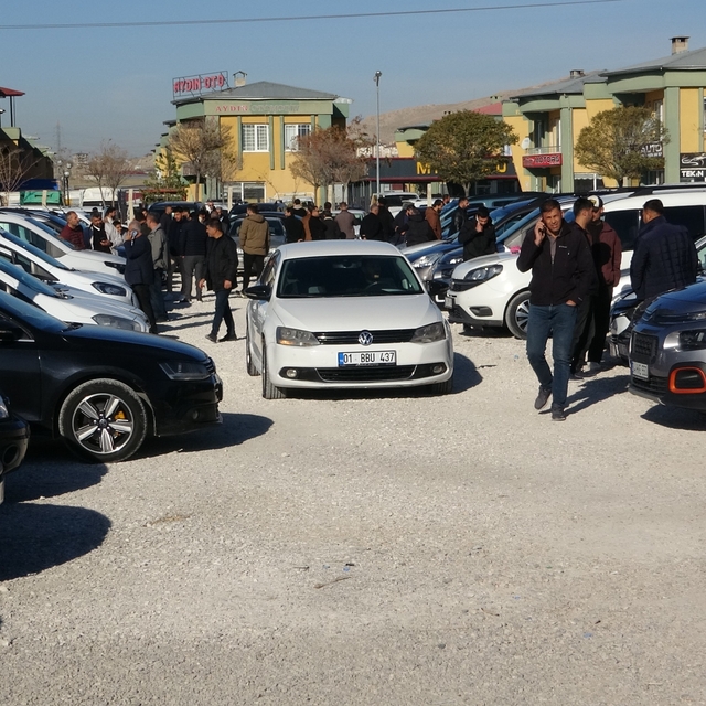 Van açık oto pazarında fiyatlar Türkiye ortalamasının üzerinde
Van'da ikinc...