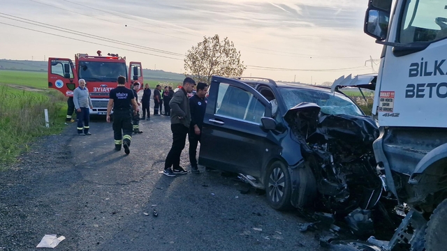 Tekirdağ'da beton mikseri ile minibüs çarpıştı: 1 ölü
