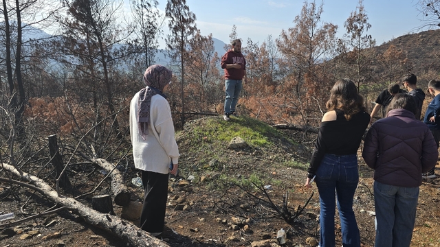 Menteşe'nin gönüllü gençlerinden örnek çevre hareketi