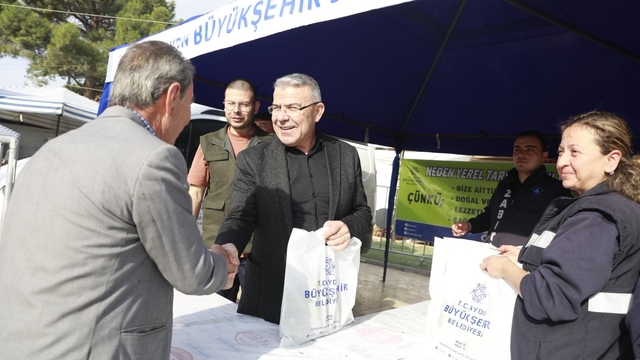 Ata tohumu fideleri Köşk'te vatandaşlara dağıtıldı