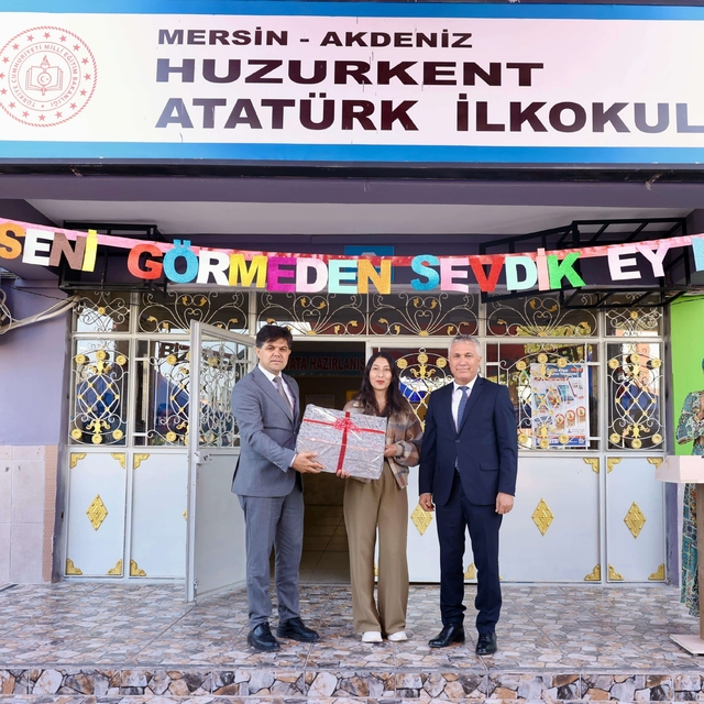 Mersin'de 'Veliler Arası Kitap Okuma Yarışması'nın ödülleri sahiplerini bul...