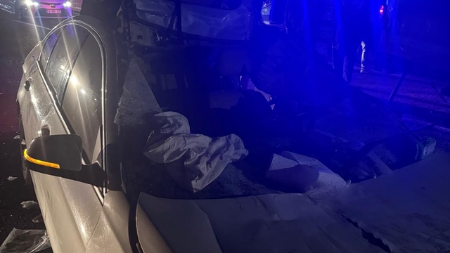 Diyarbakır'da TIR ile otomobil çarpıştı: 2'si ağır 3 yaralı