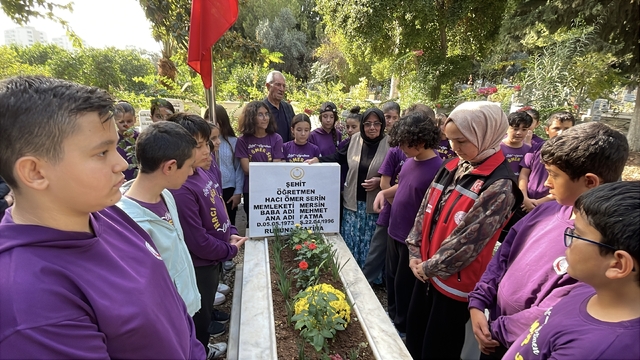 Erdemli ilçesinde şehit öğretmen Hacı Ömer Serin mezarı başında anıldı