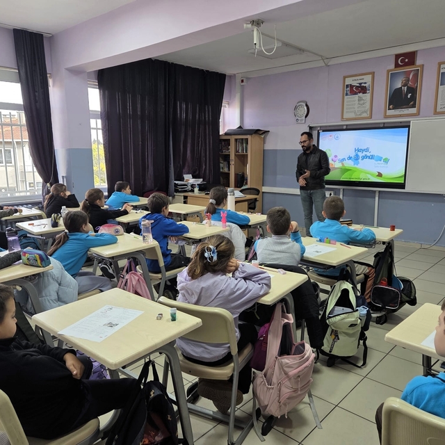 Babaeski'de öğrencilere su verimliliği, gıda israfı ve beslenme eğitimi