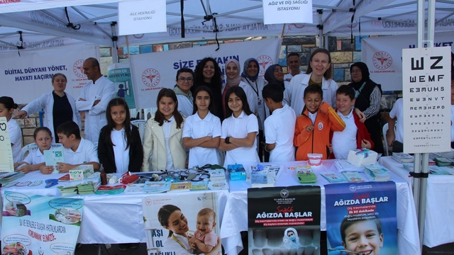 (Düzeltme) Çocuklara hem teorik hem uygulamalı eğitim
Kumluca'da 'Sağlıklı çocuk, sağlıklı gelecek' programı düzenlendi