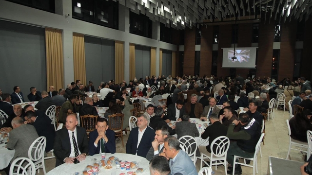 Yenicelilerden salona sığmayan birlik ve beraberlik