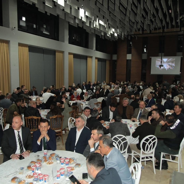 Yenicelilerden salona sığmayan birlik ve beraberlik