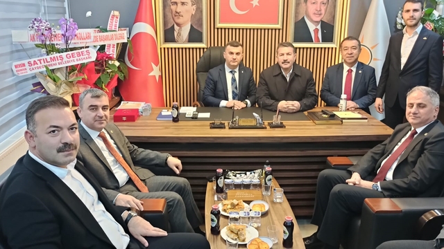 AK Parti heyetinden ilçe başkanlığına ziyaret