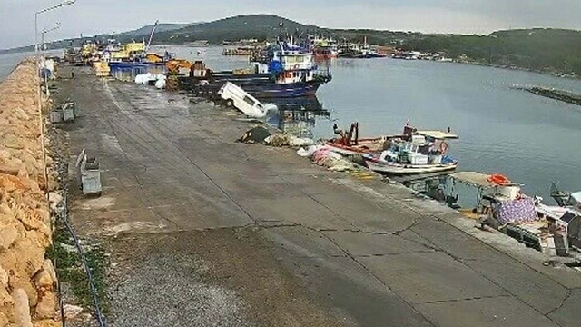 Didim'de kamyonetin denize uçtuğu anların görüntüleri ortaya çıktı