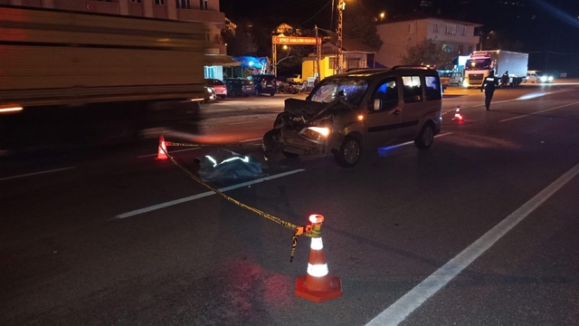 Hafif ticari aracın çarptığı yaya, öldü