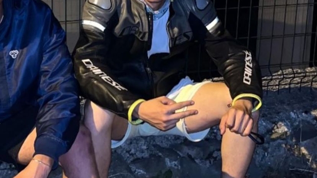 Yayaya çarpıp düşen motosikletlinin üzerinden otomobil geçti; 1 ölü