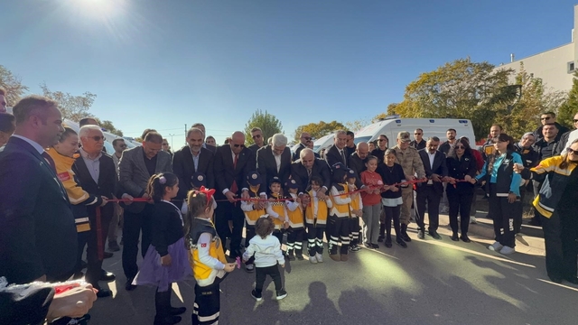 Diyarbakır'da 15 ambulans ve çok sayıda sağlık kuruluşu törenle hizmete alındı