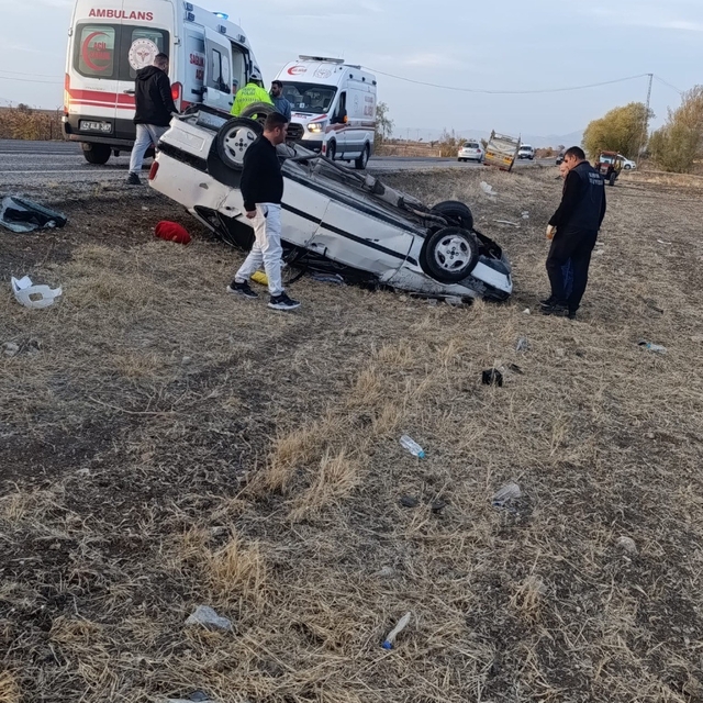 Konya'da otomobil araziye devrildi: 5 yaralı