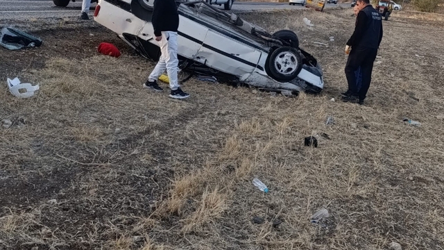 Konya'da otomobil araziye devrildi: 5 yaralı