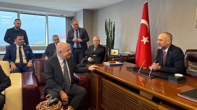 Zafer Partisi Genel Başkanı Özdağ, Zonguldak'ta temaslarda bulundu