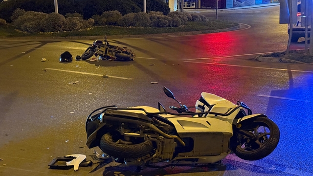 Gazipaşa'da motosiklet ve elektrikli motosiklet çarpıştı: 4 yaralı