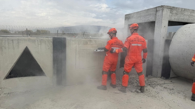 3'üncü Ordu Komutanlığı personeline arama ve kurtarma eğitimi verildi