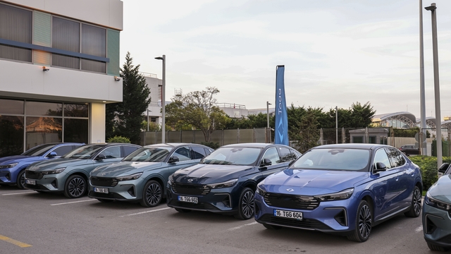 Togg T10F tek depo şarjla İstanbul'dan İzmir'e ulaştı
Medya mensupları ve otomotiv yazarları, Togg'un sedan modelini ilk kez test etme imkanı buldu