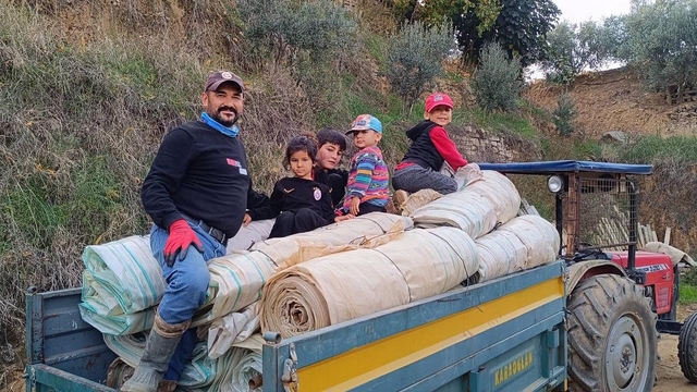 Sarıgöl'de örtü toplama işlerinde yoğunluk