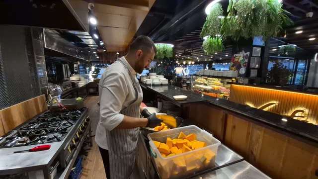 Düzce'nin meşhur kabağı Osmanlı mutfağına lezzet katıyor
Düzce kestane kabağı tatlısının sırrı "kısık ateşte" gizli