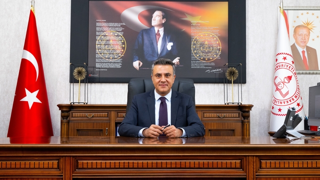 Denizli Milli Eğitim Müdürü Çalışkan; "Öğretmenliğe meslek desek de aslında bir ömürdür"