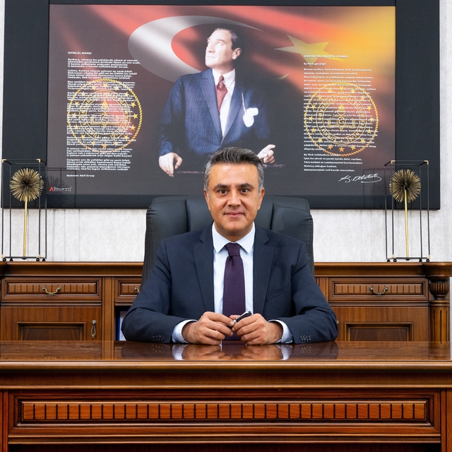 Denizli Milli Eğitim Müdürü Çalışkan; "Öğretmenliğe meslek desek de aslında...