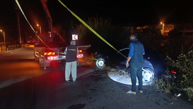 Sulama kanalına uçan araçtan ekipler kurtardı, alkolmetreyi üflemeyince ehliyetine el konuldu
26 bin 558 TL ceza uygulanan sürücü hakkında adli işlem başlatıldı