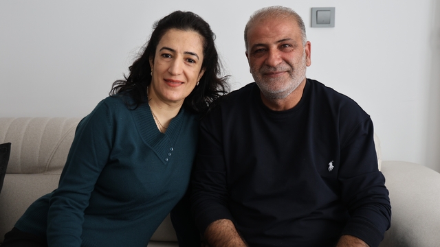 Evine yerleşen depremzede: "Biz yaz gitti diye üzülmedik çünkü evin içerisi de yaz gibi"
"Allah devletimize zeval vermesin. O süreçte en zor anımızda dahi yanımızdalardı