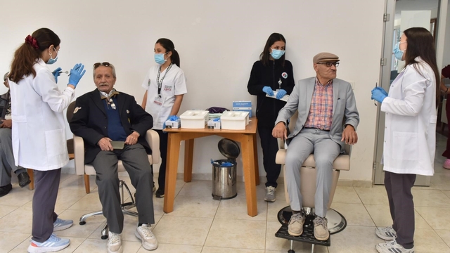 Kepez Belediyesi'nden huzurevi sakinlerine ağız ve diş sağlığı taraması