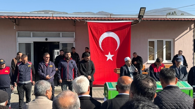 Trafik kazasında hayatını kaybeden itfaiye eri Koçtaş için tören düzenlendi