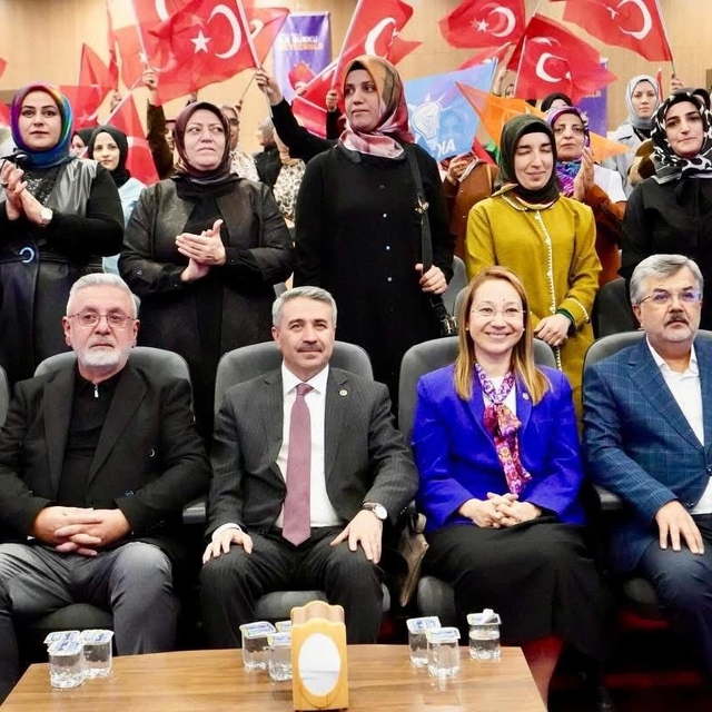 Alkayış"tan muhalefete partisinin kadın kolları üzerinden gönderme
"Kadın k...