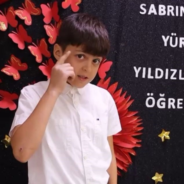 Minik öğrencilerden, öğretmenlerin kalıplaşmış terimleriyle 24 Kasım kutlam...