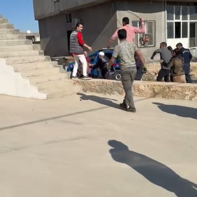 2 ailenin sopalı kavgası, jandarmanın müdahalesiyle sona erdi; 6 yaralı